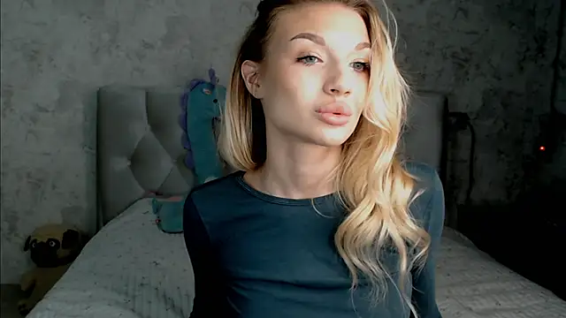 Snapshot of Ella_Milla chatting on 06-18-26, 12:54 Ella Milla online show from 06-18-26, 12:54