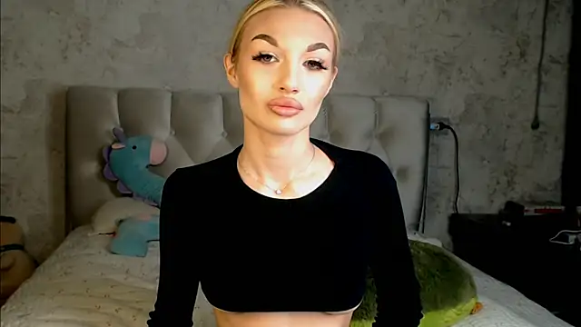 Ella Milla online show from 03-26-26, 03:32