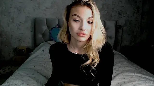 Snapshot of Ella_Milla chatting on 05-11-26, 04:04 Ella Milla online show from 05-11-26, 04:04