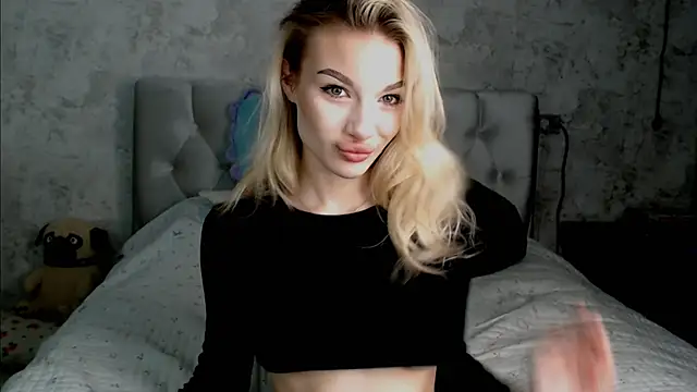 Snapshot of Ella_Milla chatting on 05-11-26, 02:45 Ella Milla online show from 05-11-26, 02:45