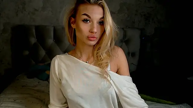 Ella Milla online show from 03-29-26, 09:05