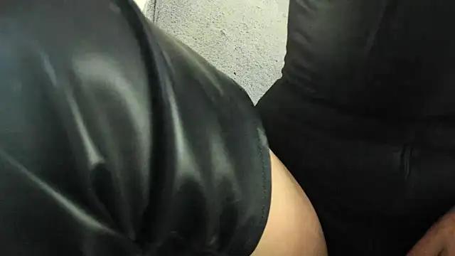 MendiPetite online show from 04-03-26, 08:37