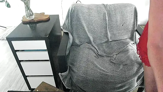 MendiPetite online show from 05-05-26, 08:01
