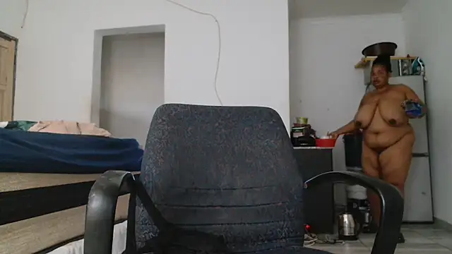 Hugetittiesxx2 online show from 10-30-25, 03:49