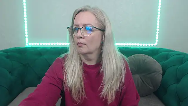 Snapshot of IvanaCharm chatting on 04-03-26, 03:13 IvanaCharm online show from 04-03-26, 03:13