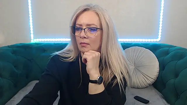 IvanaCharm online show from 05-15-26, 03:15