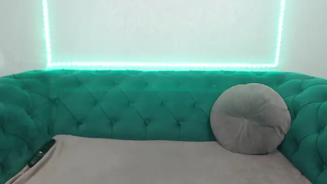 Snapshot of IvanaCharm chatting on 03-27-26, 08:26 IvanaCharm online show from 03-27-26, 08:26