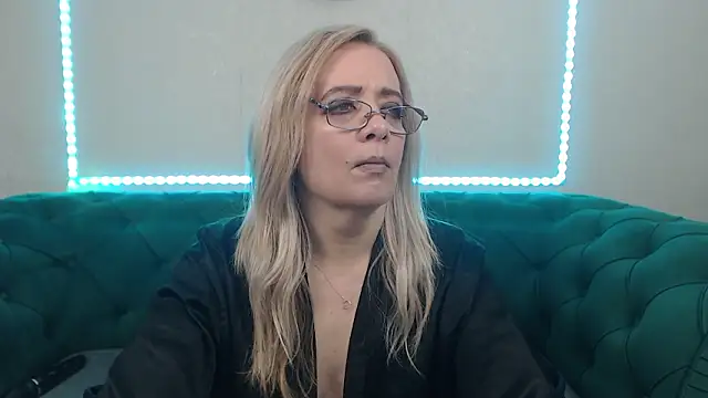 IvanaCharm online show from 01-19-26, 04:49