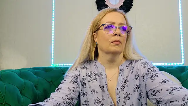 IvanaCharm online show from 05-28-26, 03:25