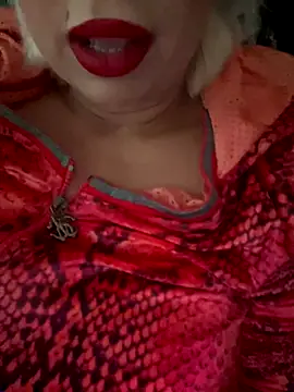 Snapshot of luna_14 chatting on 10-06-25, 10:38 luna 14 online show from 10-06-25, 10:38