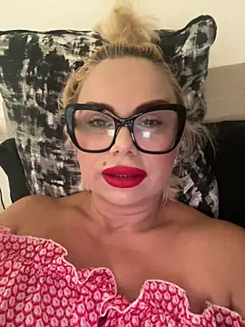 Snapshot of luna_14 chatting on 09-29-25, 07:37 luna 14 online show from 09-29-25, 07:37