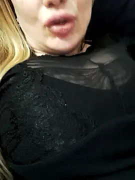 Snapshot of luna_14 chatting on 03-19-25, 04:24 luna 14 online show from 03-19-25, 04:24