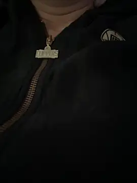 Snapshot of luna_14 chatting on 09-30-25, 10:43 luna 14 online show from 09-30-25, 10:43