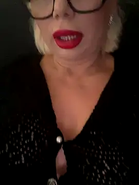 Snapshot of luna_14 chatting on 10-07-25, 06:25 luna 14 online show from 10-07-25, 06:25