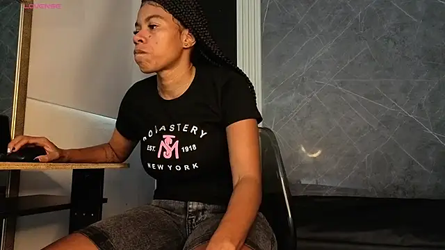 YummyDuooo online show from 12-18-25, 05:06