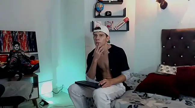 flowers18 online show from 03-18-25, 01:35