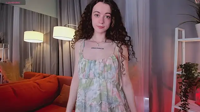 Curly Moon online show from 07-18-26, 09:40
