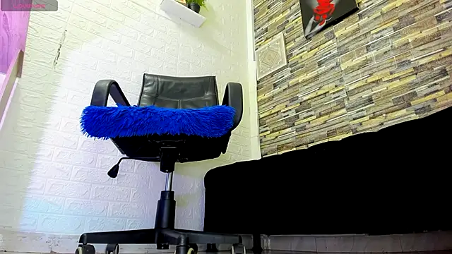 aprhillove online show from 11-14-25, 07:06