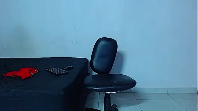 Snapshot of mikecoper_23 chatting on 02-04-26, 01:50 mikecoper 23 online show from 02-04-26, 01:50