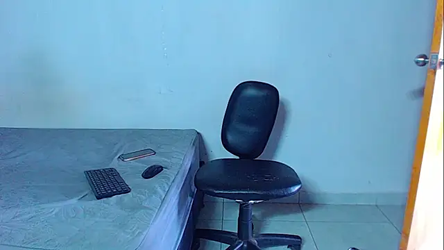 Snapshot of mikecoper_23 chatting on 04-03-26, 02:01 mikecoper 23 online show from 04-03-26, 02:01