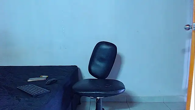 Snapshot of mikecoper_23 chatting on 04-05-26, 02:24 mikecoper 23 online show from 04-05-26, 02:24