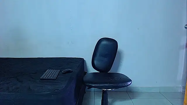 Snapshot of mikecoper_23 chatting on 02-20-26, 01:24 mikecoper 23 online show from 02-20-26, 01:24