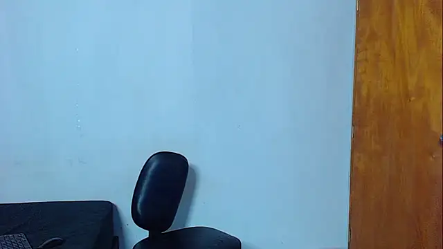 Snapshot of mikecoper_23 chatting on 03-21-26, 01:15 mikecoper 23 online show from 03-21-26, 01:15