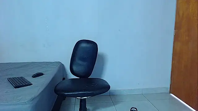 Snapshot of mikecoper_23 chatting on 02-15-26, 01:54 mikecoper 23 online show from 02-15-26, 01:54