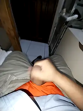 Snapshot of Whiper2024 chatting on 02-16-26, 06:28 Whiper2024 online show from 02-16-26, 06:28