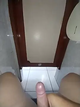 Snapshot of Whiper2024 chatting on 10-17-25, 09:38 Whiper2024 online show from 10-17-25, 09:38