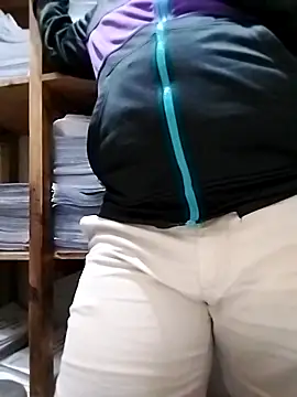 Snapshot of Whiper2024 chatting on 02-13-26, 06:30 Whiper2024 online show from 02-13-26, 06:30