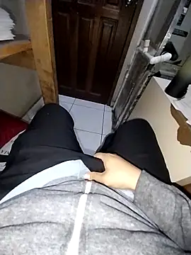 Snapshot of Whiper2024 chatting on 11-24-25, 06:19 Whiper2024 online show from 11-24-25, 06:19