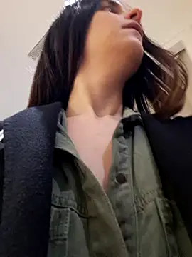 Snapshot of RaonXO chatting on 02-01-25, 06:08 RaonXO online show from 02-01-25, 06:08