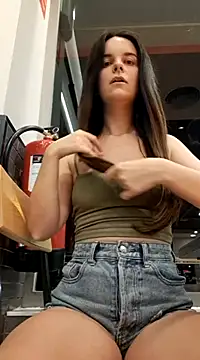 Snapshot of RaonXO chatting on 01-09-25, 06:36 RaonXO online show from 01-09-25, 06:36