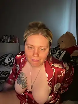 Snapshot of Blondiee3088 chatting on 02-04-26, 09:37 Blondiee3088 online show from 02-04-26, 09:37