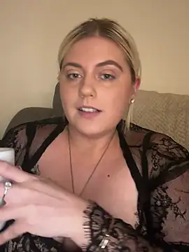 Snapshot of Blondiee3088 chatting on 01-20-25, 05:59 Blondiee3088 online show from 01-20-25, 05:59