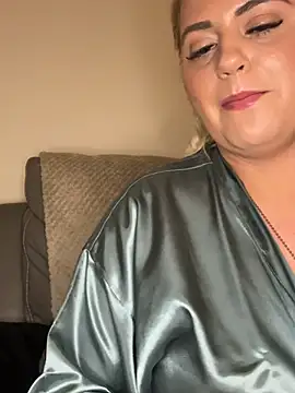 Snapshot of Blondiee3088 chatting on 02-20-25, 08:14 Blondiee3088 online show from 02-20-25, 08:14