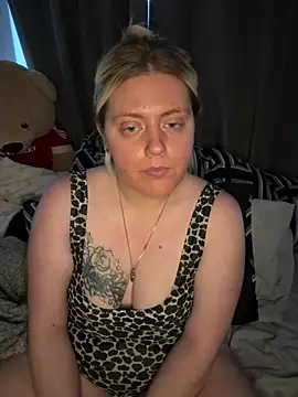 Snapshot of Blondiee3088 chatting on 02-09-26, 03:43 Blondiee3088 online show from 02-09-26, 03:43