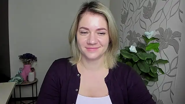 MariaSttone online show from 10-13-25, 03:46