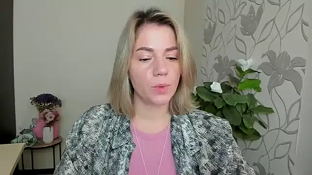 MariaSttone online show from 09-24-25, 09:27