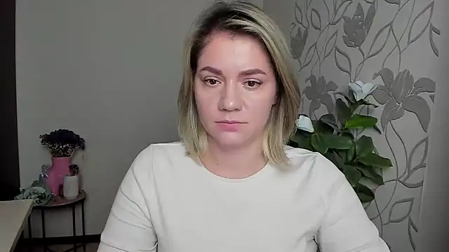 MariaSttone online show from 10-16-25, 05:10