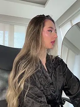 nicollefiorett online show from 09-11-25, 08:53