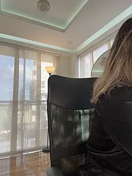 nicollefiorett online show from 11-25-25, 09:26