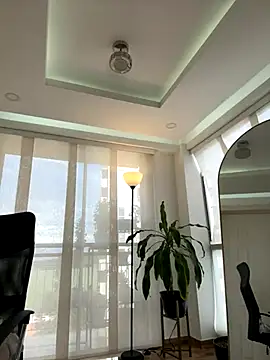 nicollefiorett online show from 12-04-25, 08:52