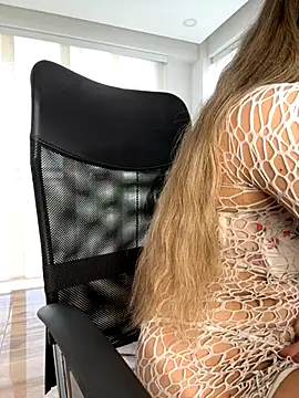 nicollefiorett online show from 10-21-25, 08:52