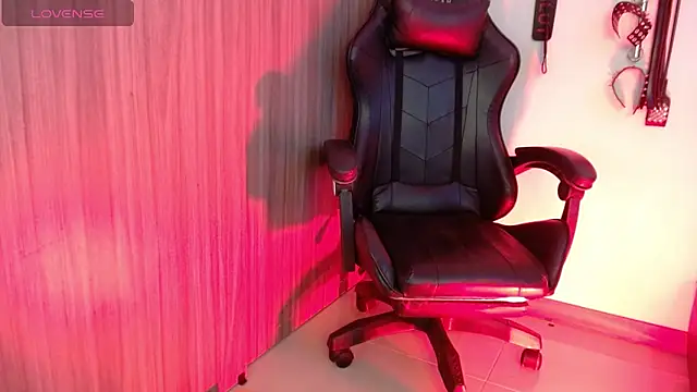 Snapshot of Alisson_Beckett chatting on 01-20-25, 06:53 Alisson Beckett online show from 01-20-25, 06:53