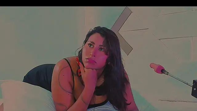 StormyButty18 online show from 05-04-26, 11:29