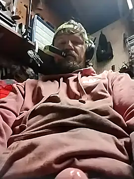 hornygiltz92 online show from 12-04-25, 12:37