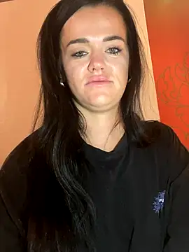 Snapshot of English-Chloe96 chatting on 10-15-25, 03:38 English-Chloe96 online show from 10-15-25, 03:38