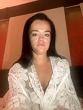 Snapshot of English-Chloe96 chatting on 10-17-25, 04:27 English-Chloe96 online show from 10-17-25, 04:27